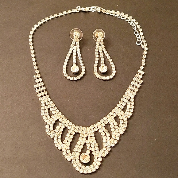 NEW Rhinestone Collar Necklace & Earrings Set! - Picture 7 of 11